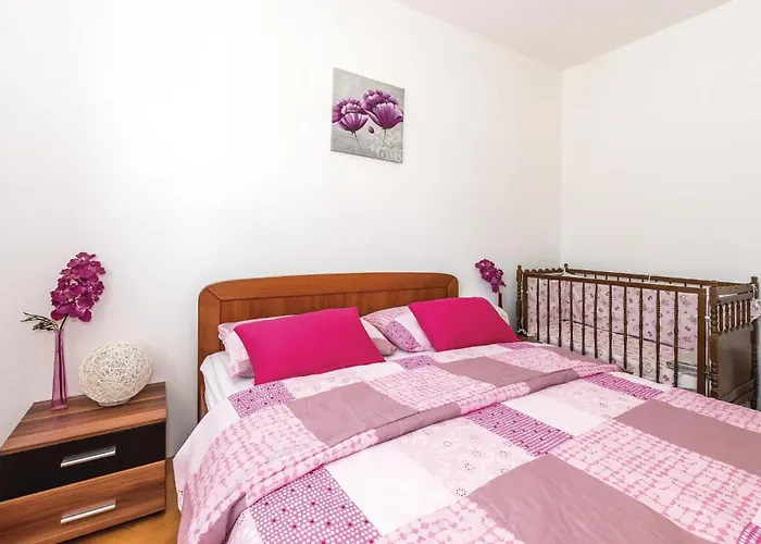 בית נופש Awesome In Unesic