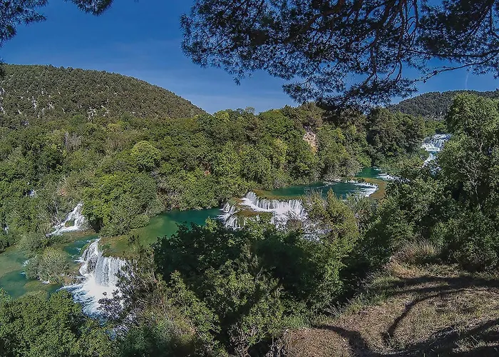 בית נופש Awesome In Unesic